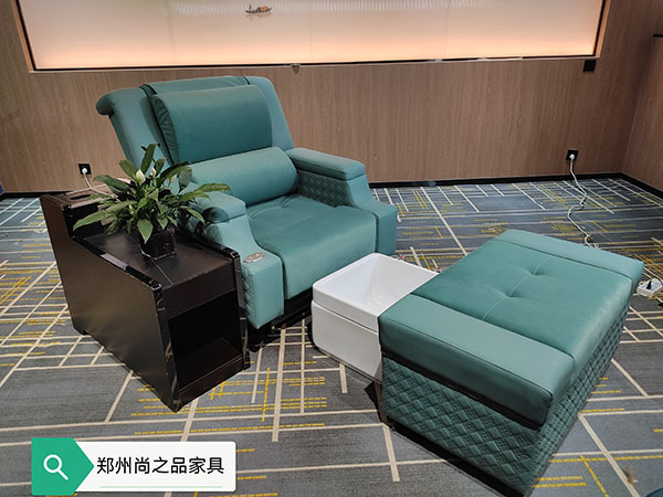 顧客在做足療和按摩時(shí)，優(yōu)秀的技師從來(lái)不問(wèn)力度怎么樣